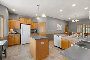 3700 S Hampton Ct, Appleton, WI 54915 - Photo 10
