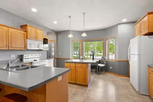 3700 S Hampton Ct, Appleton, WI 54915 - Photo 8