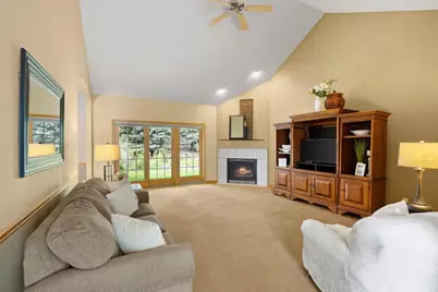 3700 S Hampton Court, Appleton, WI 54915 - Photo 18