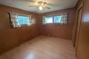 736 W 8th Ave, Oshkosh, WI 54902 - Photo 10