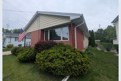 736 W 8th Avenue, Oshkosh, WI 54902 - Photo 2