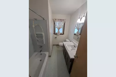 736 W 8th Avenue, Oshkosh, WI 54902 - Photo 12