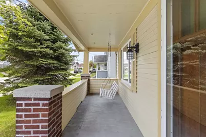 1311 Manila Street, Manitowoc, WI 54220 - Photo 2
