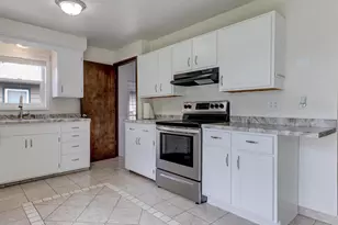 1819 W Commercial St, Appleton, WI 54914 - Photo 12