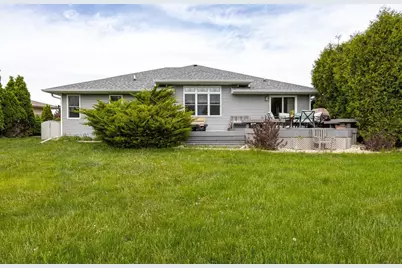3221 Mockingbird Way, Oshkosh, WI 54904 - Photo 32