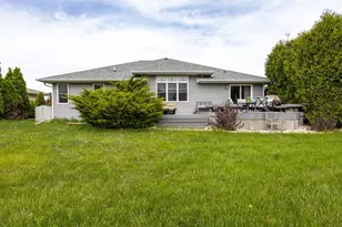 3221 Mockingbird Way, Oshkosh, WI 54904 - Photo 32