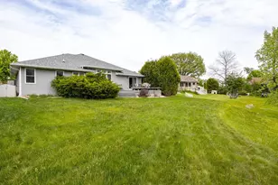 3221 Mockingbird Way, Oshkosh, WI 54904 - Photo 32