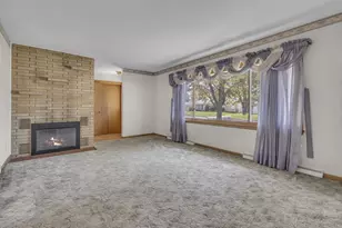 695 Bruce St, Fond du Lac, WI 54935 - Photo 4