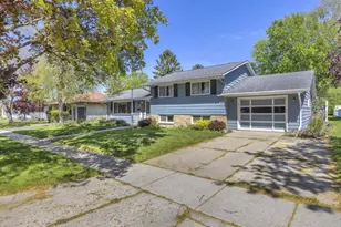 695 Bruce St, Fond du Lac, WI 54935 - Photo 2