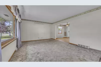 695 Bruce Street, Fond du Lac, WI 54935 - Photo 6