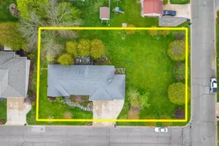 461 N 17th Dr, Sturgeon Bay, WI 54235 - Photo 6