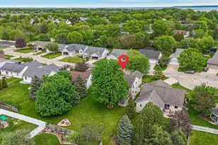 2521 Bishops Ln, Neenah, WI 54956 - Photo 28