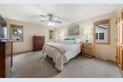 2521 Bishops Lane, Neenah, WI 54956 - Photo 12