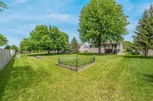 2521 Bishops Ln, Neenah, WI 54956 - Photo 24