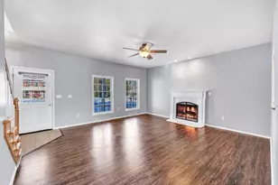 104 Riverwood Ct, Mishicot, WI 54228 - Photo 4