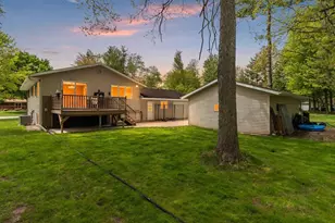 247 Northridge Dr, Shawano, WI 54166 - Photo 2