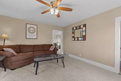 708 W 6th Avenue, Oshkosh, WI 54902 - Photo 4
