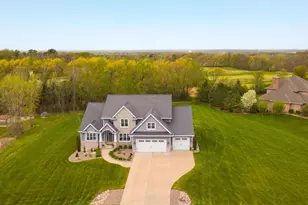 3400 Amber Ln, Green Bay, WI 54311 - Photo 4