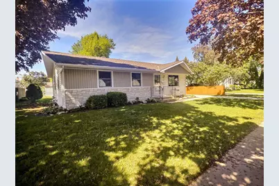 2037 Farlin Avenue, Green Bay, WI 54302 - Photo 2