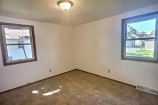 2037 Farlin Ave, Green Bay, WI 54302 - Photo 6