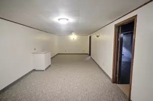 2037 Farlin Ave, Green Bay, WI 54302 - Photo 10