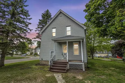 617 Newbury Street, Ripon, WI 54971 - Photo 4