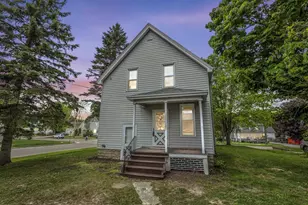 617 Newbury St, Ripon, WI 54971 - Photo 4
