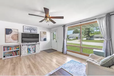 2543 Shade Tree Lane, Green Bay, WI 54313 - Photo 8