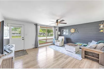 2543 Shade Tree Lane, Green Bay, WI 54313 - Photo 6