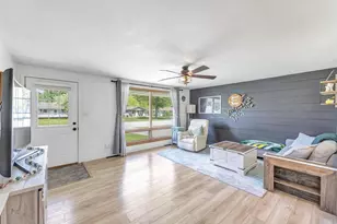 2543 Shade Tree Ln, Green Bay, WI 54313 - Photo 6