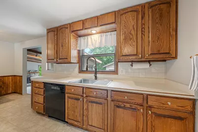 2016 Monroe Street, New Holstein, WI 53061 - Photo 6
