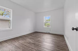 1034 Adams Ave, Oshkosh, WI 54902 - Photo 16