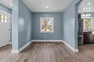 1034 Adams Ave, Oshkosh, WI 54902 - Photo 6