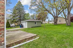 1034 Adams Ave, Oshkosh, WI 54902 - Photo 24