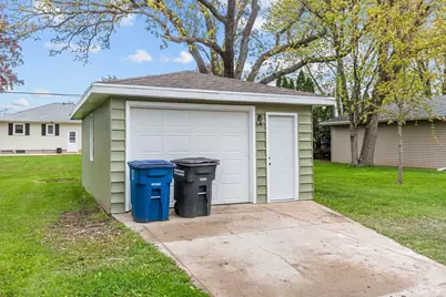 1034 Adams Avenue, Oshkosh, WI 54902 - Photo 26