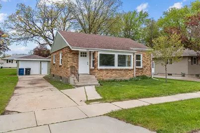 1034 Adams Avenue, Oshkosh, WI 54902 - Photo 2