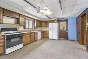 1029 W 7th Ave, Oshkosh, WI 54902 - Photo 10