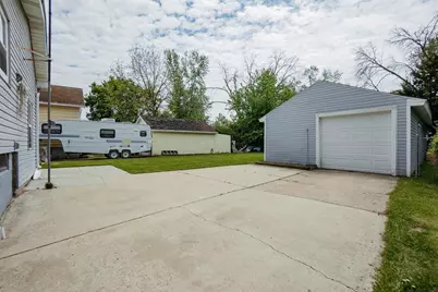 1029 W 7th Avenue, Oshkosh, WI 54902 - Photo 26