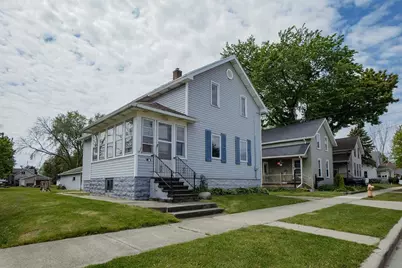 1029 W 7th Avenue, Oshkosh, WI 54902 - Photo 2