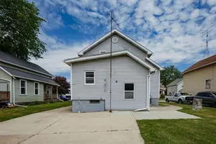 1029 W 7th Ave, Oshkosh, WI 54902 - Photo 4
