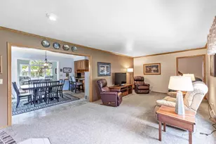 2152 Woodcrest Dr, Green Bay, WI 54304 - Photo 8