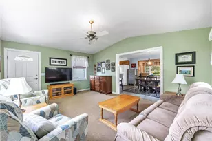 2152 Woodcrest Dr, Green Bay, WI 54304 - Photo 12