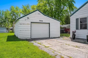 709 W 8th St, Kaukauna, WI 54130 - Photo 32