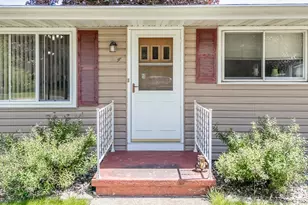 714 S Nash St, Hortonville, WI 54944 - Photo 2