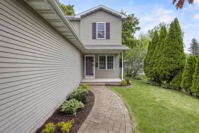 1324 W Bent Avenue, Oshkosh, WI 54901 - Photo 4