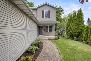 1324 W Bent Ave, Oshkosh, WI 54901 - Photo 4