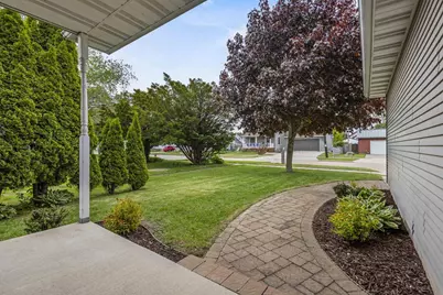 1324 W Bent Avenue, Oshkosh, WI 54901 - Photo 6