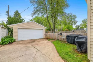 1932 N Division St, Appleton, WI 54911 - Photo 24
