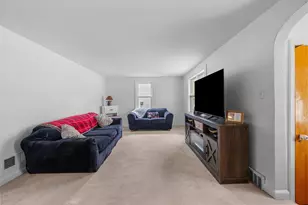 1932 N Division St, Appleton, WI 54911 - Photo 4