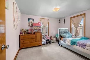 1932 N Division St, Appleton, WI 54911 - Photo 14